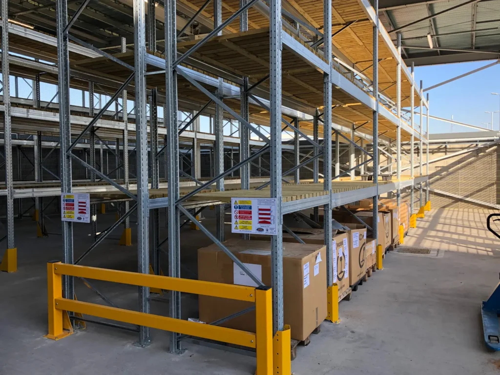 Crossrail external pallet racking